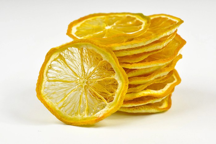 How to make dried lemon slices for decoration