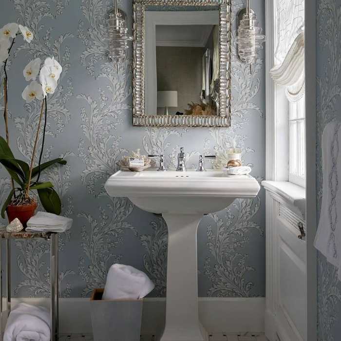 How to decorate a tiny powder room